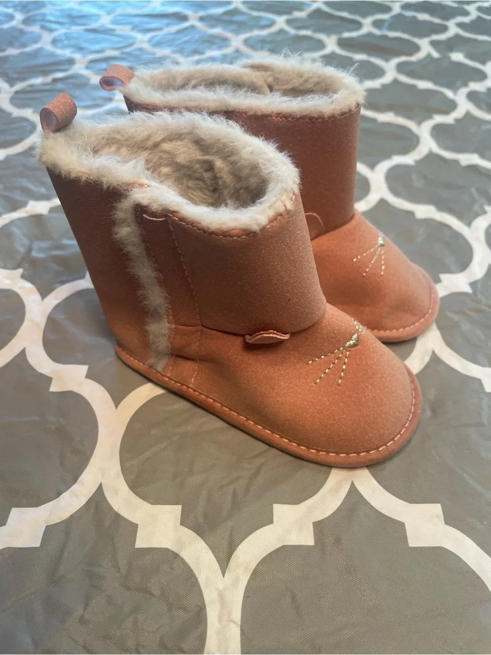 Carter's 9-12m Baby kitten Booties winter boots in Pink with easy on/off cozy